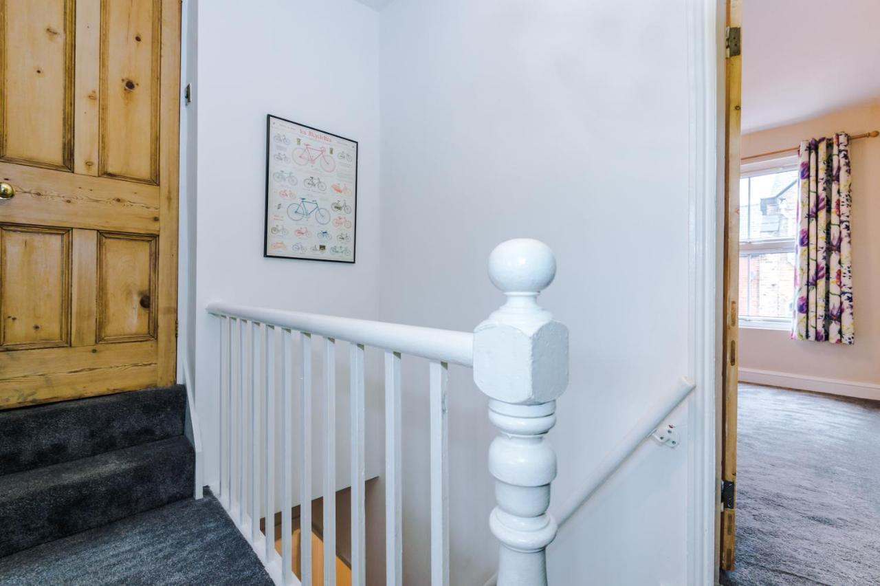 Cosy House With Garden & Parking, Sheffield别墅 外观 照片
