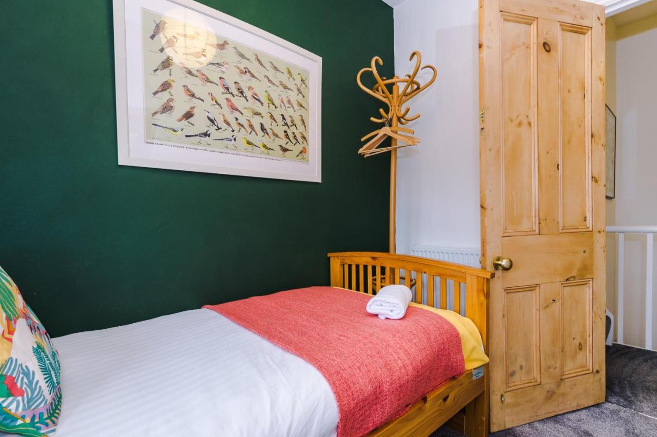 Cosy House With Garden & Parking, Sheffield别墅 外观 照片